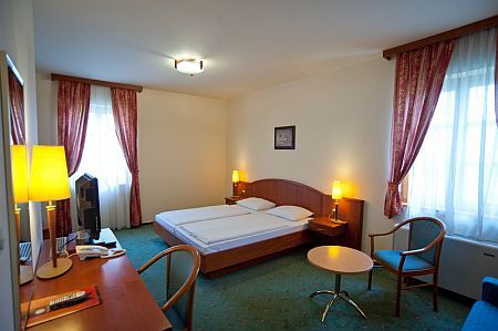 Olcsó 3 ágyas szoba Budapest közelében Szigetszentmiklóson
