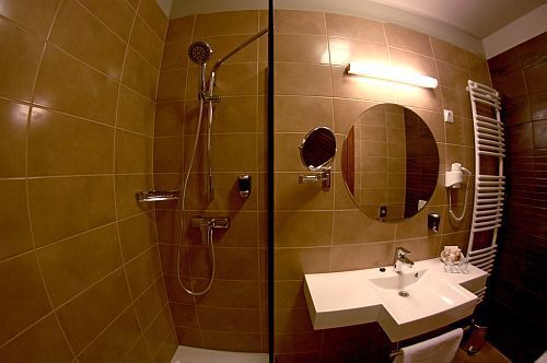 Akciós olcsó szálloda Székesfehérváron - Hotel Magyar Király fürdőszoba