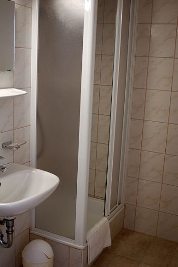 A Piramis Hotel Gárdony fürdőszobája - Hotel a Velencei Tónál