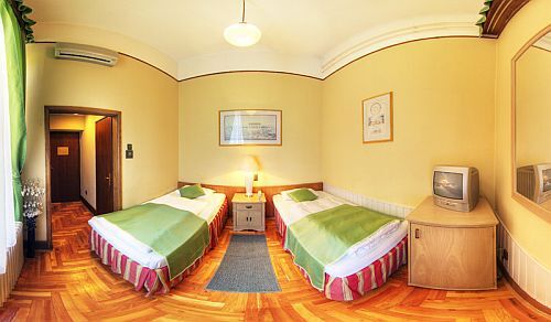 Csendes hotelszoba Budapesten - Hotel Omnibusz Budapest - előtér az Omnibusz szállodában