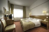 Két Korona Wellness Hotel Balatonszárszó - elegáns és romantikus hotelszobák a Balatonnál