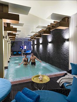 Akciós félpanziós csomagok a Hotel Cascade-ben wellness szolgáltatással