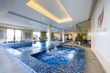 Wellness Hotel Castellum Hollókő, Hollókőn a világörökség részét képező faluban