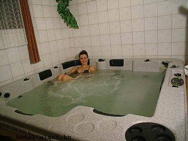 Gyógyszálló Mezőkövesden 3* jacuzzi a Hajnal Gyógyhotelben